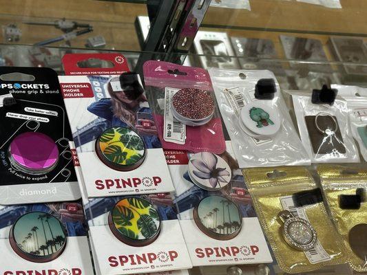 Ladies come and get your fashionable pop sockets and rings!