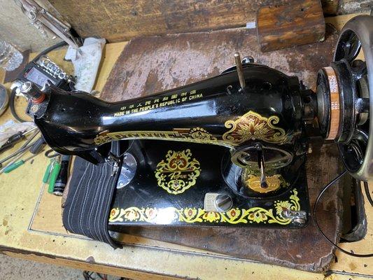 D & G Sewing Machine