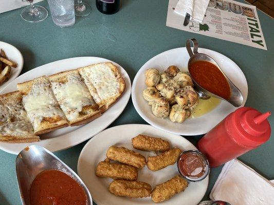 garlic bread; mozzarella sticks; garlic knots