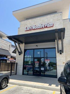 Front view of Lou's Woodfire Pizza