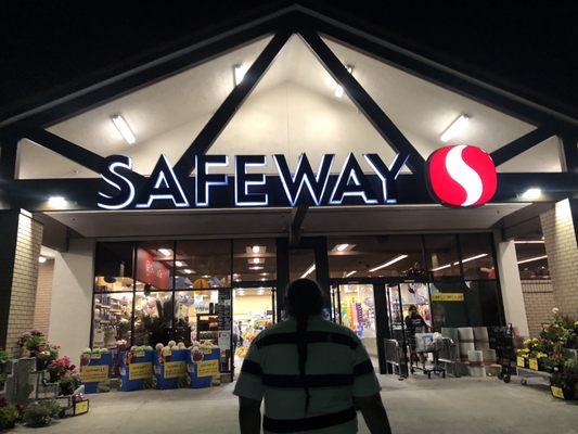 The dude walking toward Safeway 5/28/22