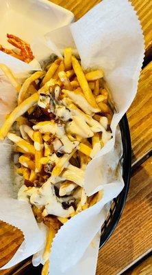 Fries w cheese, ranch & bacon