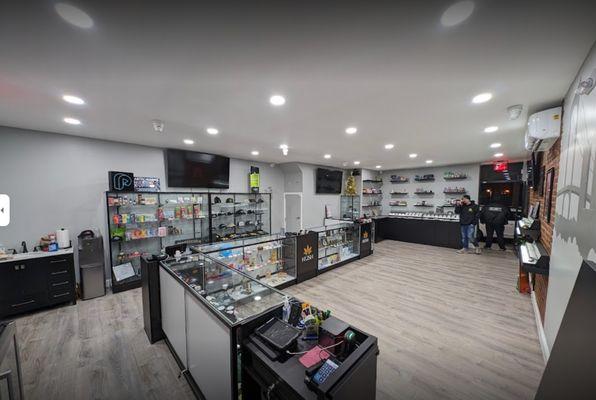 We carry a great selection of products from flower, pre-rolls, vapes, gummies, mints, beverages, teas, powders and more !