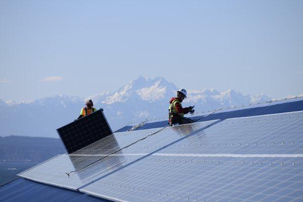 Installing 117kW of solar on Pier 69, the Port of Seattle Headquarters.