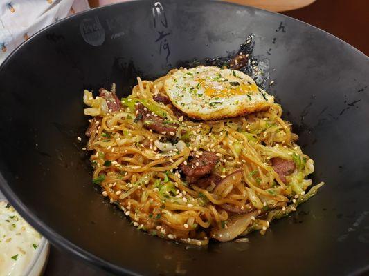 Beef stir fried ramen