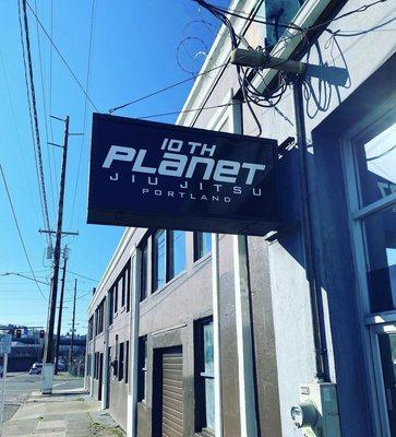 10th Planet Portland building sign