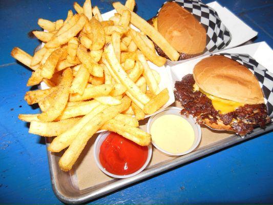 schmurgers + fries with ketchup and delicious mustardy mystery sauce