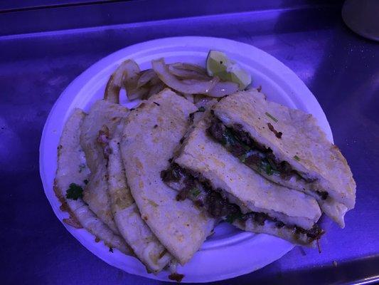 Quesadilla de carne asada