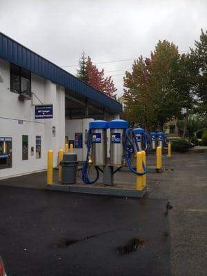 Vacuum and wash stations