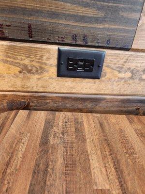 Outlets in dining area, some have USB ports