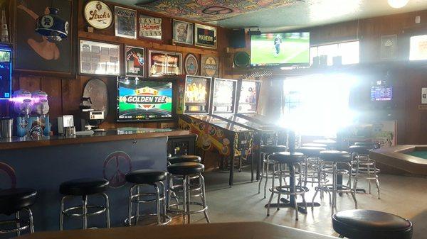 Multiple tv's, bar games, lottery etc