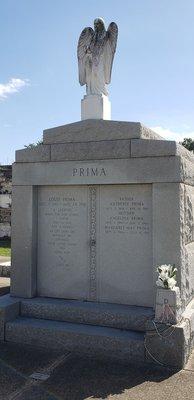 Louis Prima grave