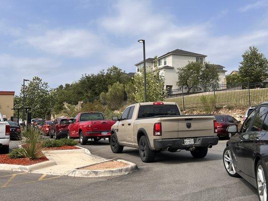 Drive Thru on Sunday morning 20 min- not worth the wait