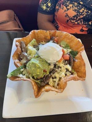 Steak fajita salad