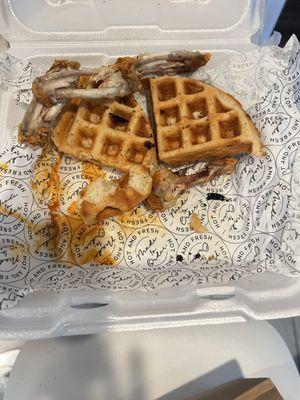 CHICKEN & WAFFLE