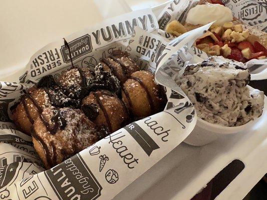 Deep fried oreos with cookies and cream ice cream