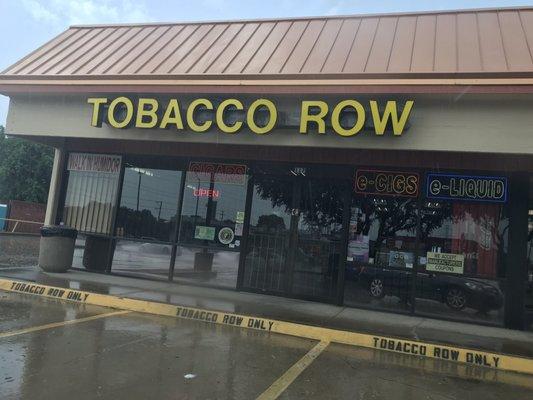 Outside photo of Tobacco Row.  It's in a shopping center at Parker and Premier.