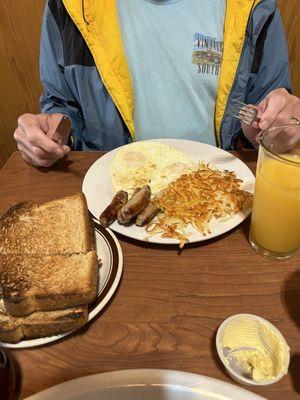 Standard breakfast for hubby, reminding us of our hometown diners in Tennessee.  Yummy, definitely a solid breakfast place !