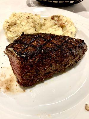 Steak and mashed potatoes