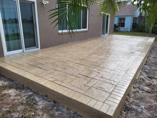 Grand Slate Stamped Concrete Patio