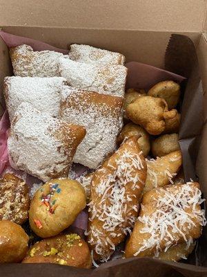 Beignets du Monde Dozen