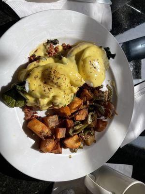 Chorizo eggs Benedict