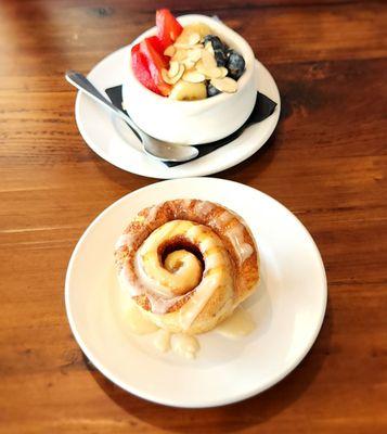 Cinnamon roll & oatmeal