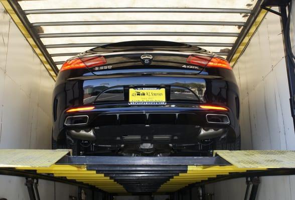 Loading 2013 Mercedes Benz S550 in an enclosed carrier