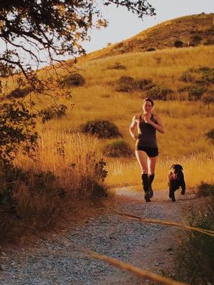 A happy run thanks to properly fitted trail runners and compression sleeves.