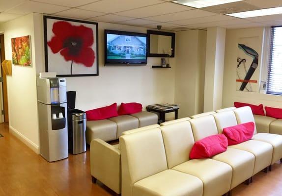 Eye Care Specialists Offices sitting area for patients