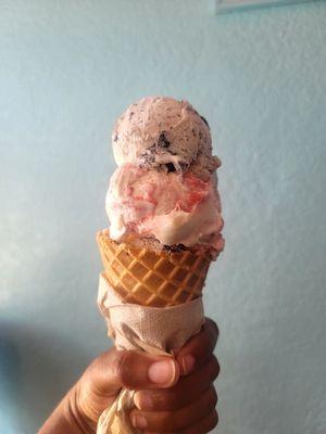 Large cone with three scoops