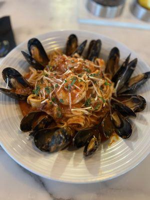 Spicy Garlic Shrimp Pasta Dinner