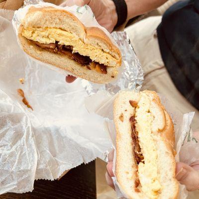 Egg on a roll with crispy bacon