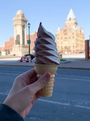 Choc/vanilla soft serve twist