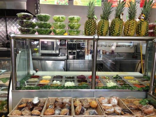 Salad bar   Pastries