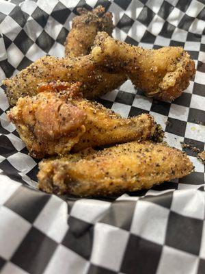 Lemon pepper 6 Pieces Bone-In Wings