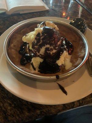 The Peanut Buttee Pizzookie with hot fudge: the perfect dessert?