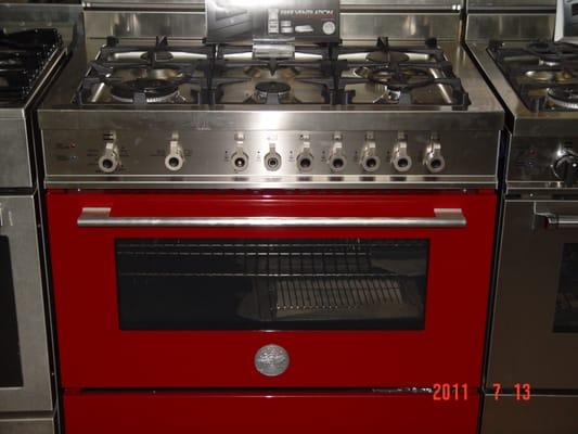 Bertazzoni Range in red wine