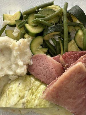 corned beef and cabbage, mashed potatoes, zucchini and green beans