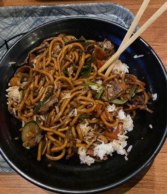 Noodles with chicken & beef