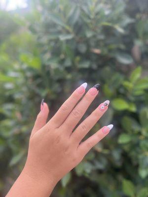 Acrylic nails with design