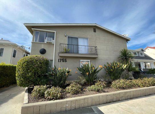 8 unit apartment building in Los Angeles under our management 
  
  https://www.marshallreddi­ck.com/management