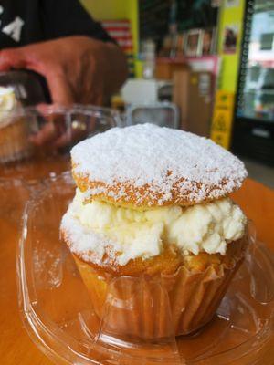 Key lime cup cake