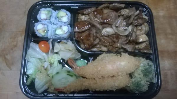 Beef Deluxe Bento, take out.