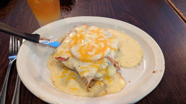 Kentucky hot brown open-faced sandwich