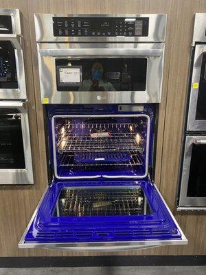 LG Microwave Steam Wall Oven combo has water reservoir in upper right area of oven