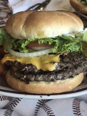 Double Cheeseburger with onion rings