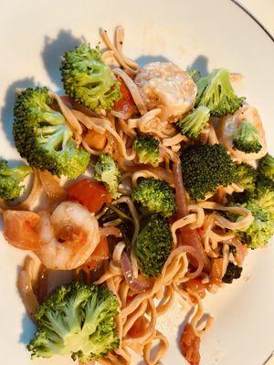 Zucchini Noodles with Shrimp and broccoli on the side.