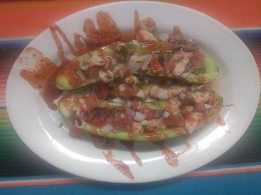 Rico pepino relleno  de camaron