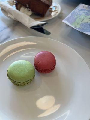 Macrons